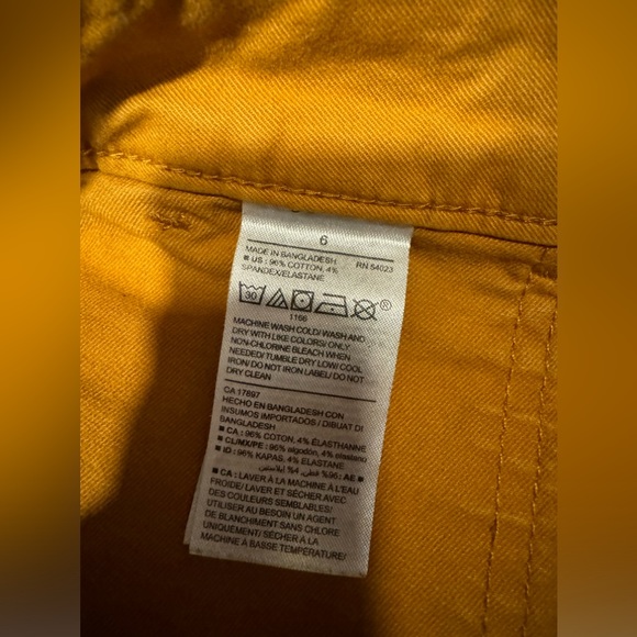 Old Navy Pixie Pants - Picture 3 of 6